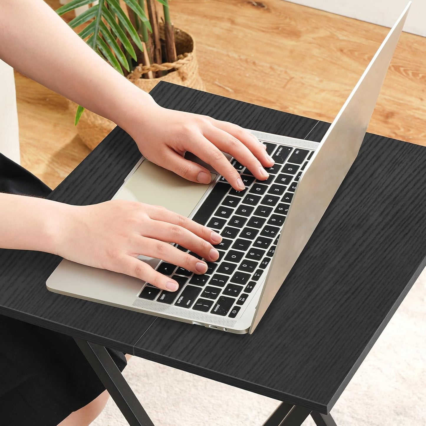 HOOBRO Folding TV Tray Table, Wooden TV Tray, Portable Sofa Side Table, Industrial Snack Table End Table for Small Spaces, Space-Saving, Easy to Install and Fold, Black BB27BZ01