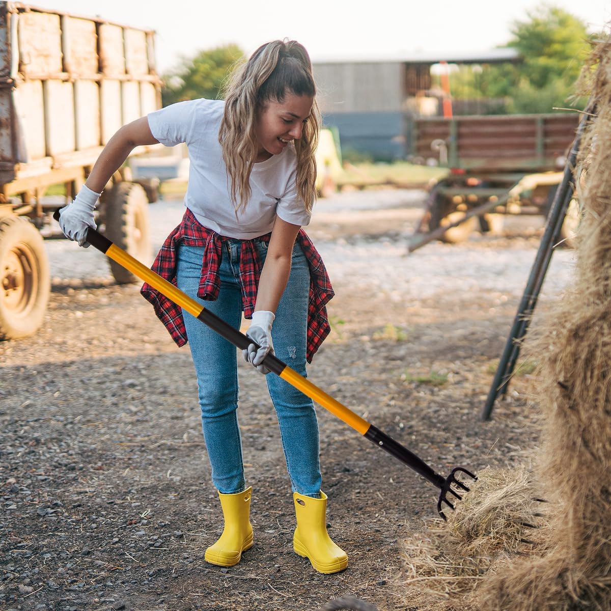 Pitch Fork for Gardening, 5 Tine Pitchfork Heavy Duty with Fiberglass Handle, 58 Inches