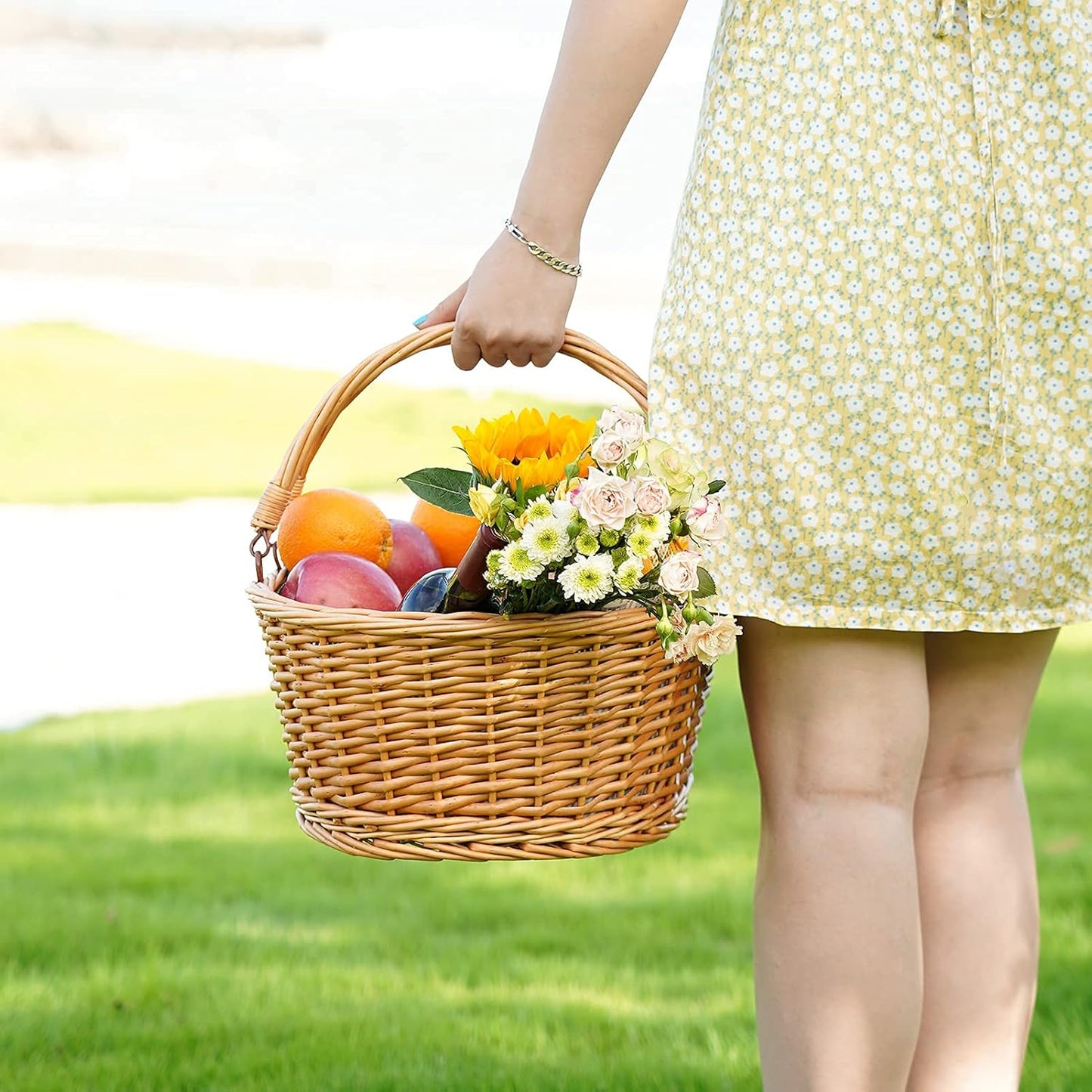 Wicker Picnic Basket with Double Folding Handles, Natural Large Willow Hamper Empty Basket Cheap Easter Eggs Candy Storage Wine Basket for Toy, Flower, Wedding（Red 16inch）