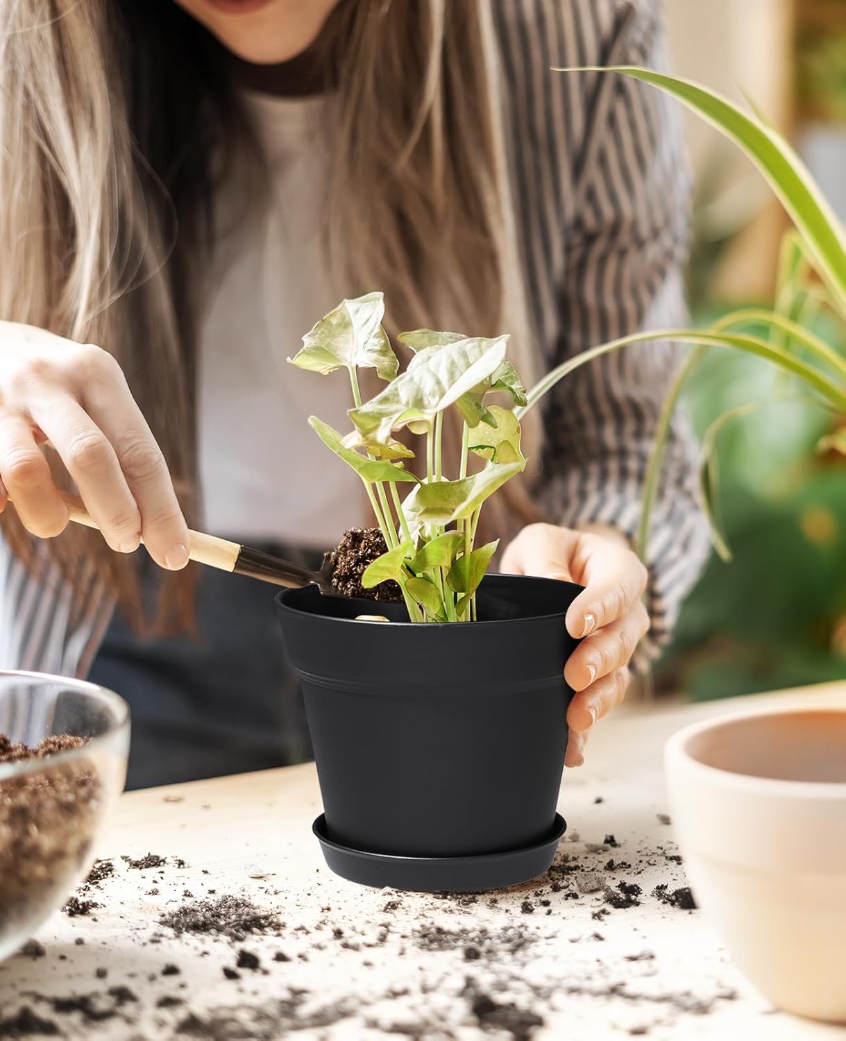 homenote Pots for Plants, 8 Pcs 7.5 Inch Plastic Planters with Multiple Drainage Holes and Tray - Plant Pots for All Home Garden Flowers Succulents, Matte Black