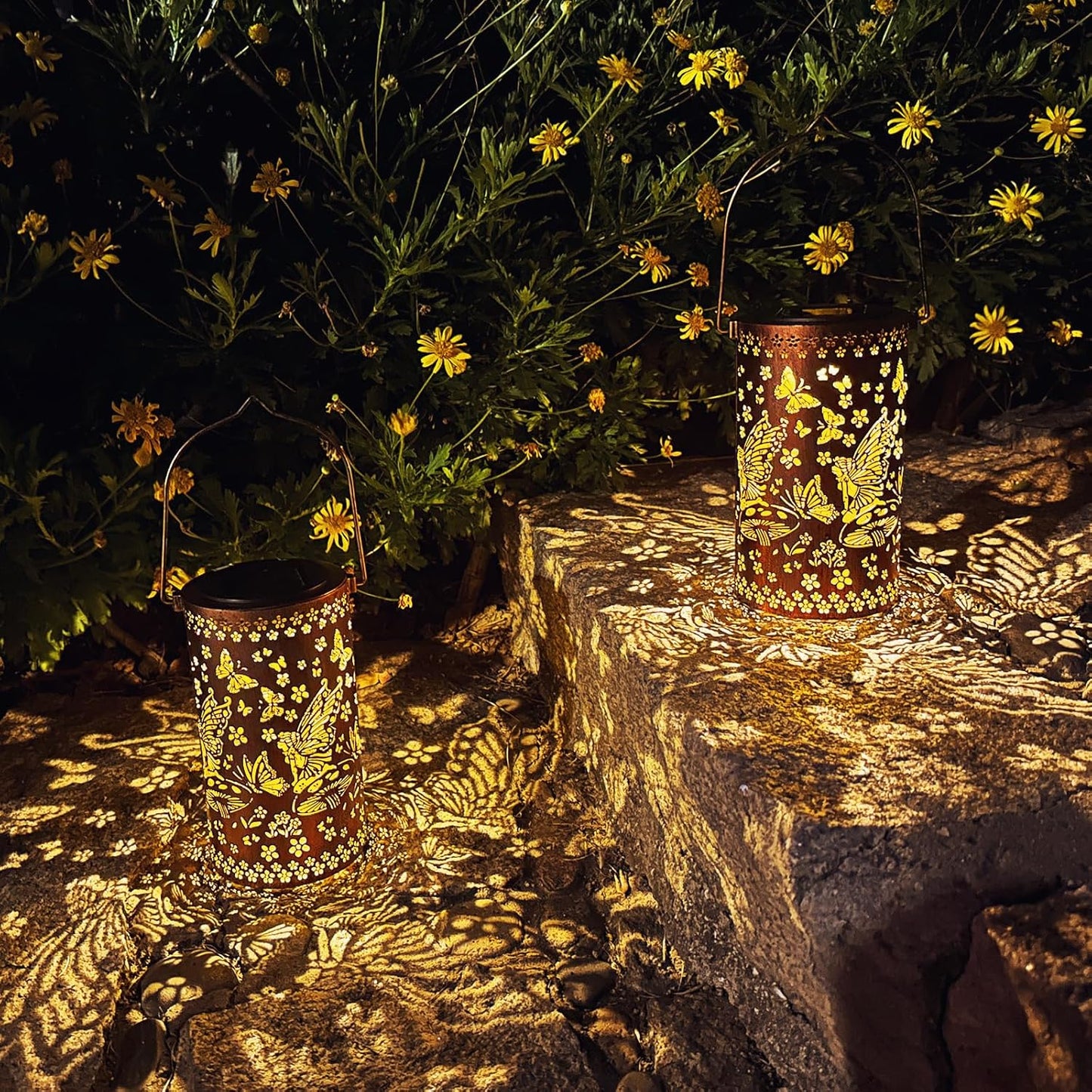 Solar Lanterns Outdoor Hanging Lantern Lights,Fairy Metal Decor Lanterns-Waterproof LED Decorative Light for Garden Patio Yard Lawn Backyard Front Porch as Gifts for Mom Grandma Women