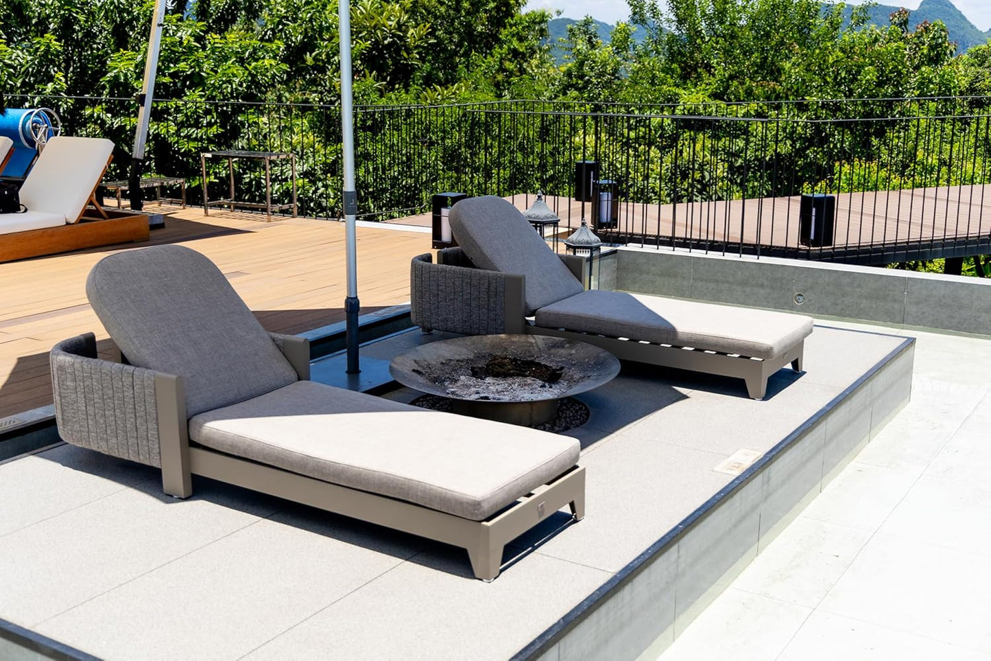 PURPLE LEAF Patio Chaise Lounge with Cushion Aluminum Poolside Sunbathing Tanning Layout Chairs Adjustable Reclining Chairs Set of 2 Nurture Shale